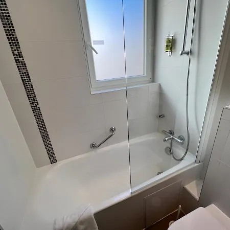 Отель Paris-auteuil By Ihg 3*