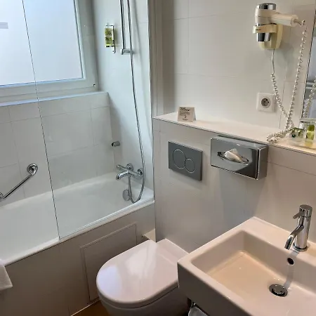 巴黎奥特伊智选假日酒店 3*