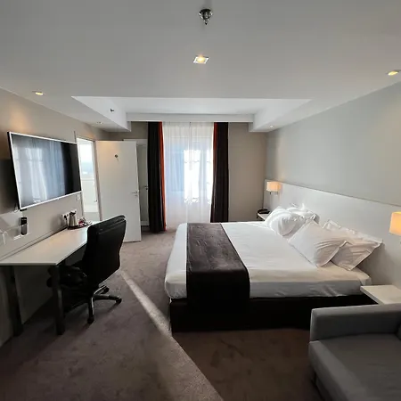 Отель Paris-auteuil By Ihg