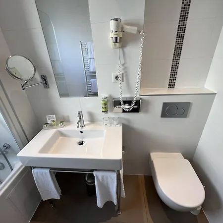 מלון Paris-auteuil By Ihg 3*