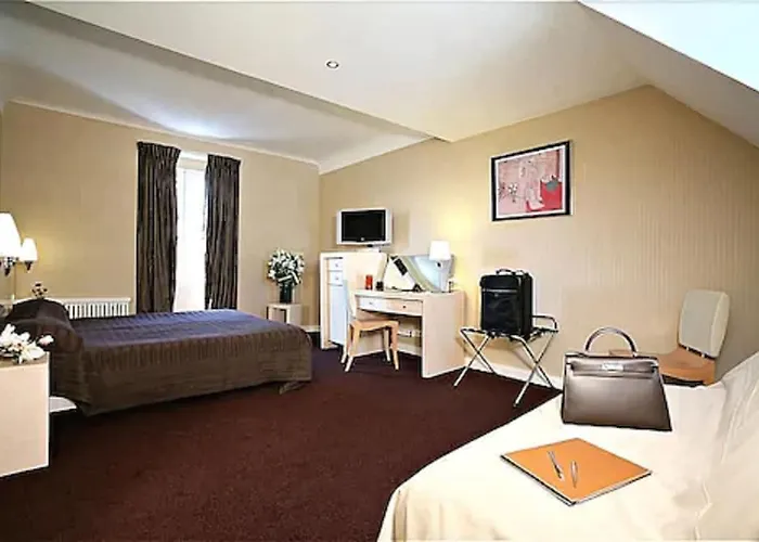 Hotel Paris-auteuil By Ihg 3*