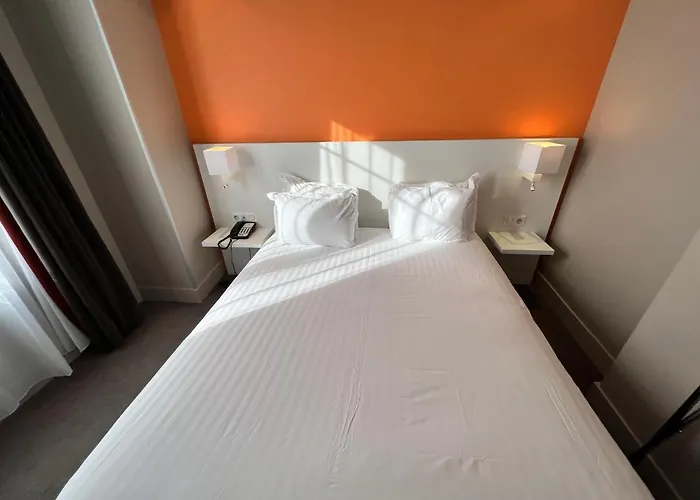 Hotel Paris-auteuil By Ihg