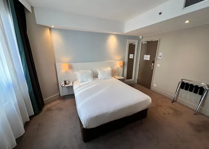 Hotel Paris-auteuil By Ihg